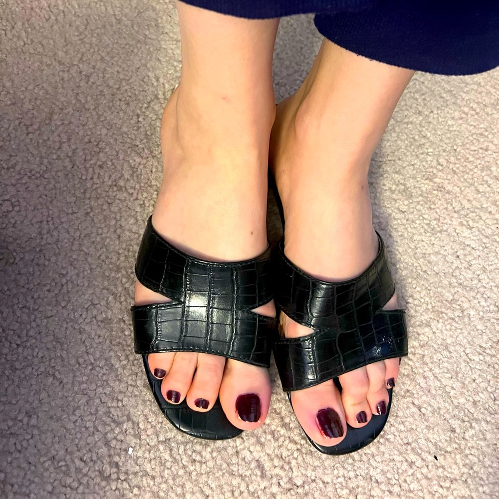 Like new slid sandal very cute size 38
